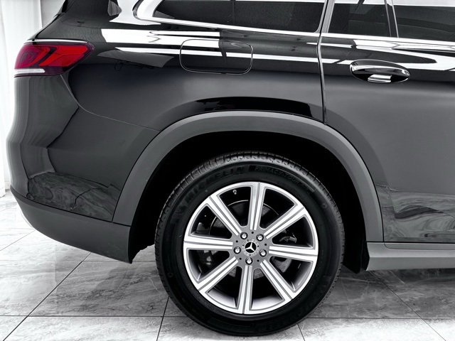Used 2023 Mercedes-Benz GLS 450 4MATIC image 11