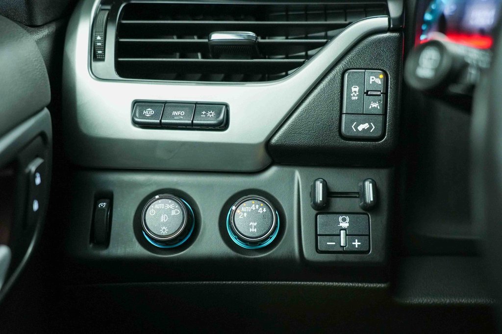 Used 2019 Chevrolet Suburban Premier image 32