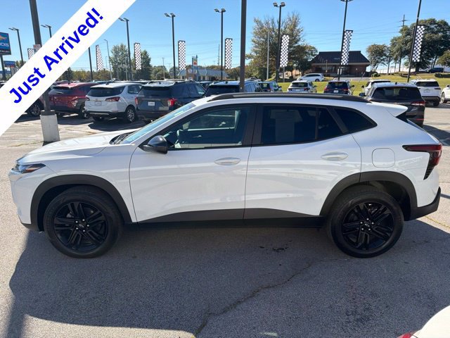 Used 2024 Chevrolet Trax ACTIV w/ Sunroof Package FWD image 6