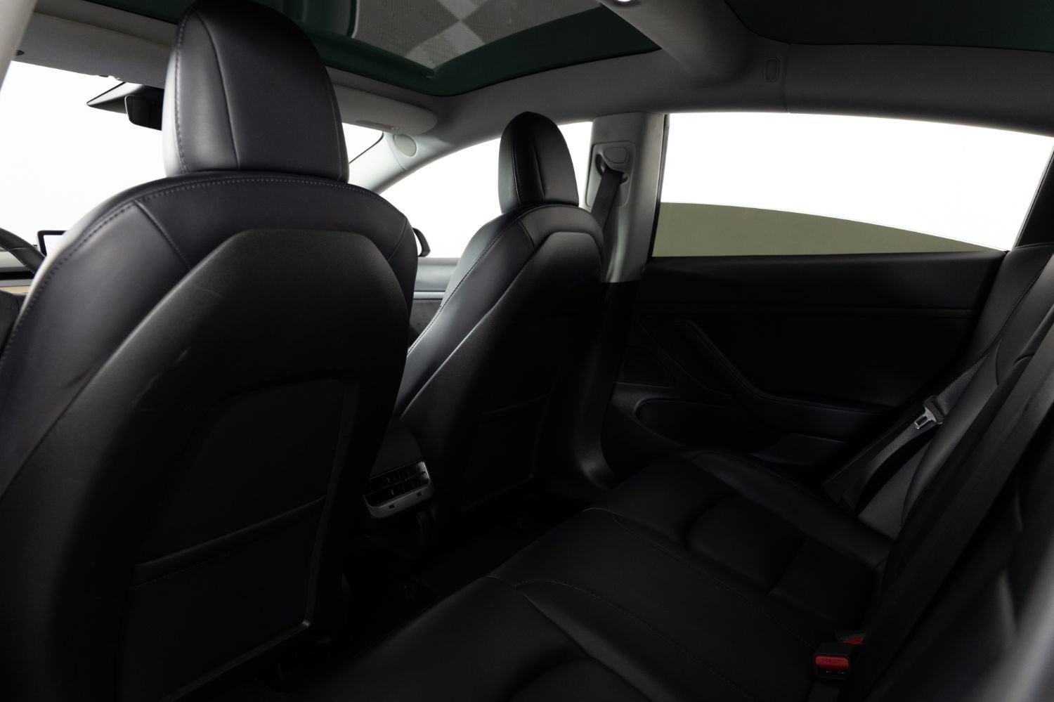 Used 2020 Tesla Model 3 Standard Range Plus RWD image 19
