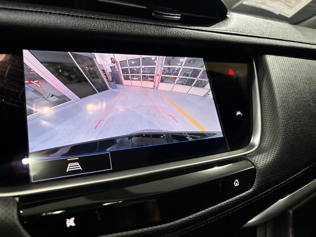Certified 2025 Cadillac XT6 Luxury FWD image 27