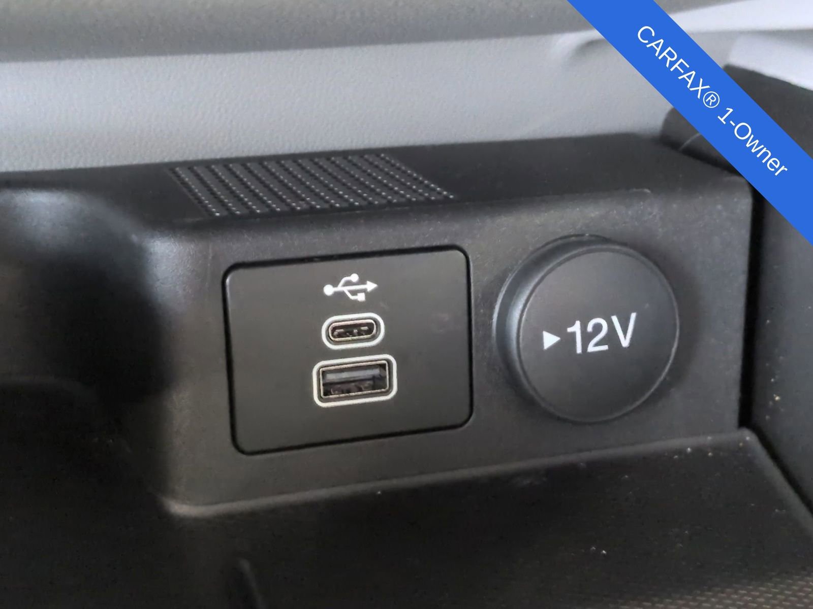 Used 2025 Ford Escape SE image 34