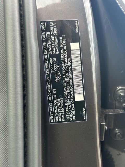 Certified 2025 Volvo XC60 B5 Plus w/ Climate Package image 28