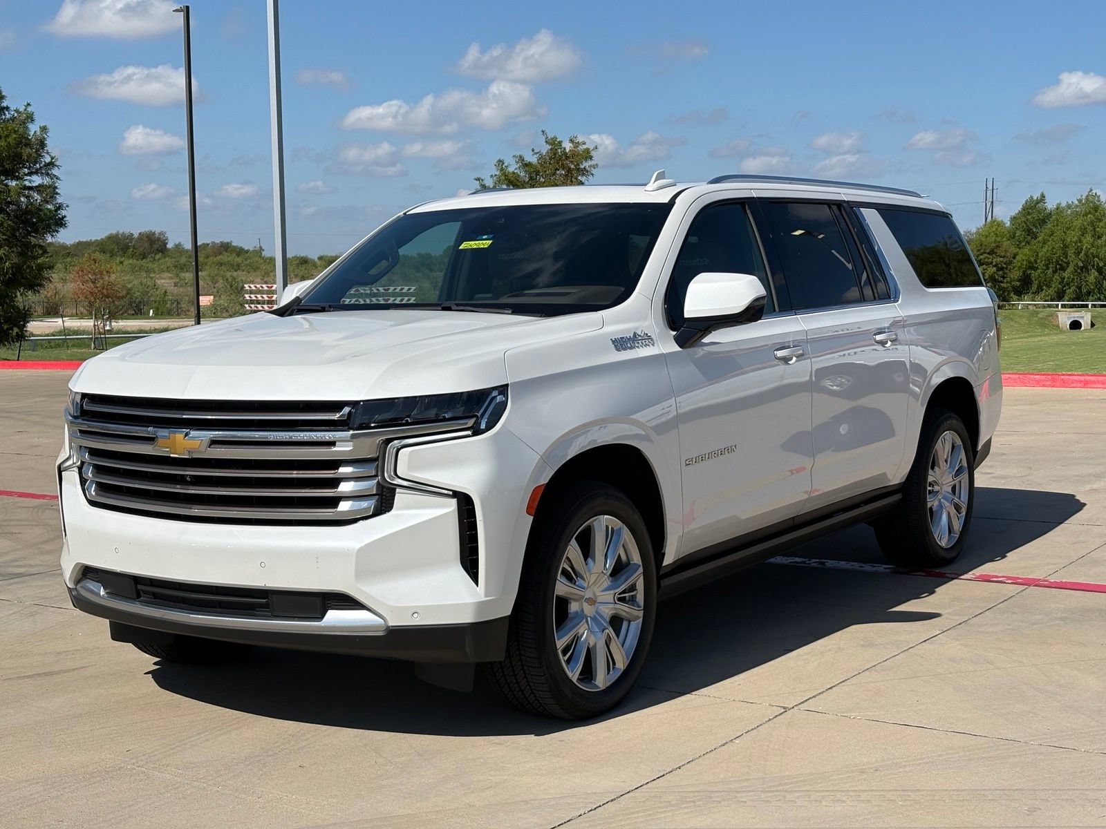 Used 2023 Chevrolet Suburban High Country AWD/4WD image 3