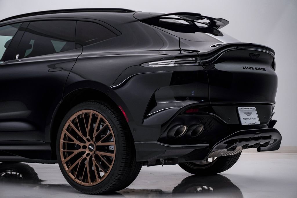 Used 2025 Aston Martin DBX 707 image 11