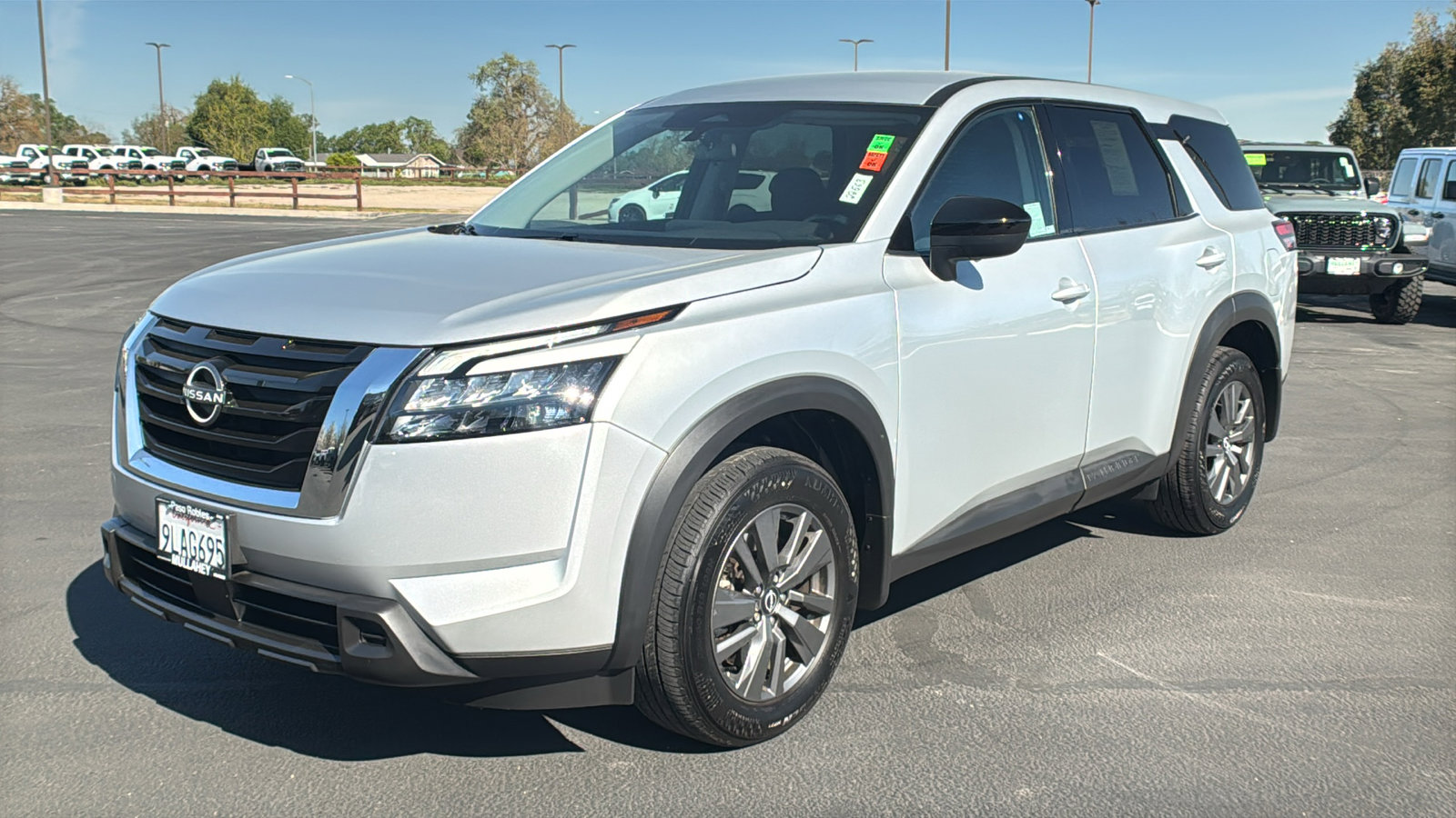 Used 2024 Nissan Pathfinder S FWD image 7