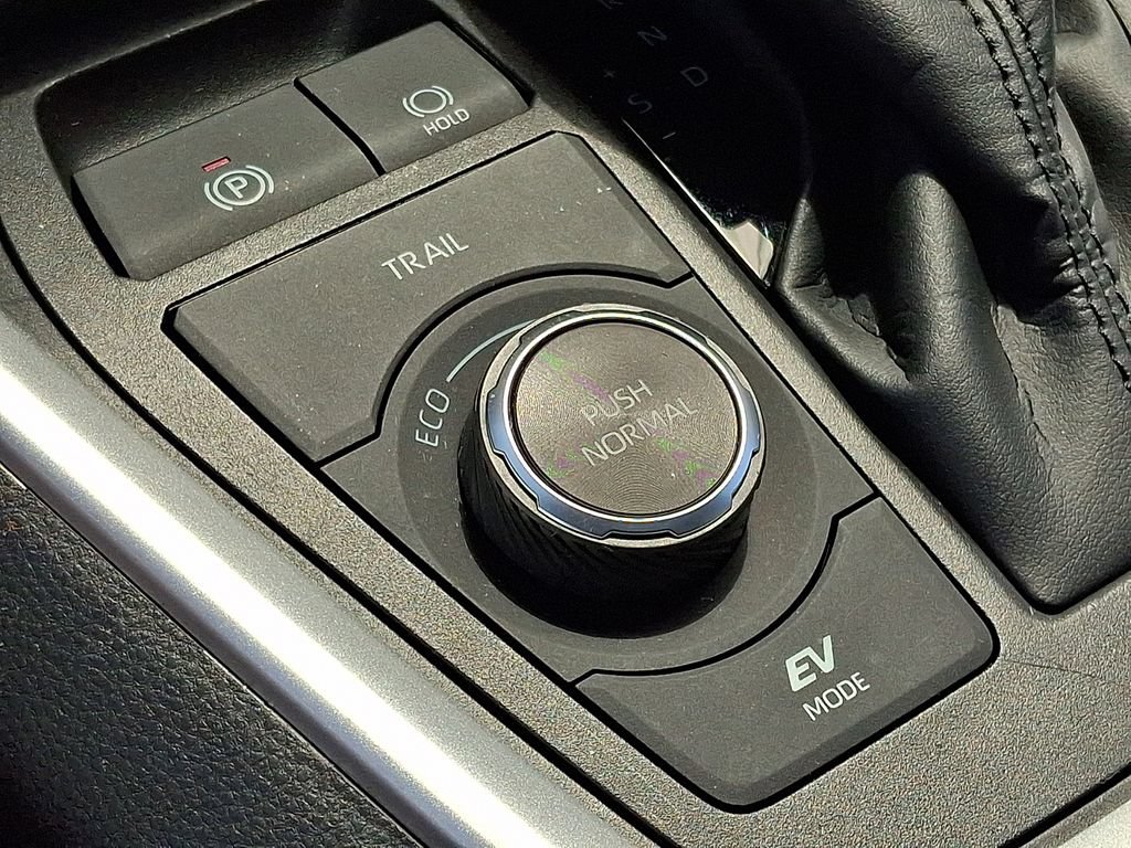 Certified 2022 Toyota RAV4 XLE Premium AWD/4WD image 27