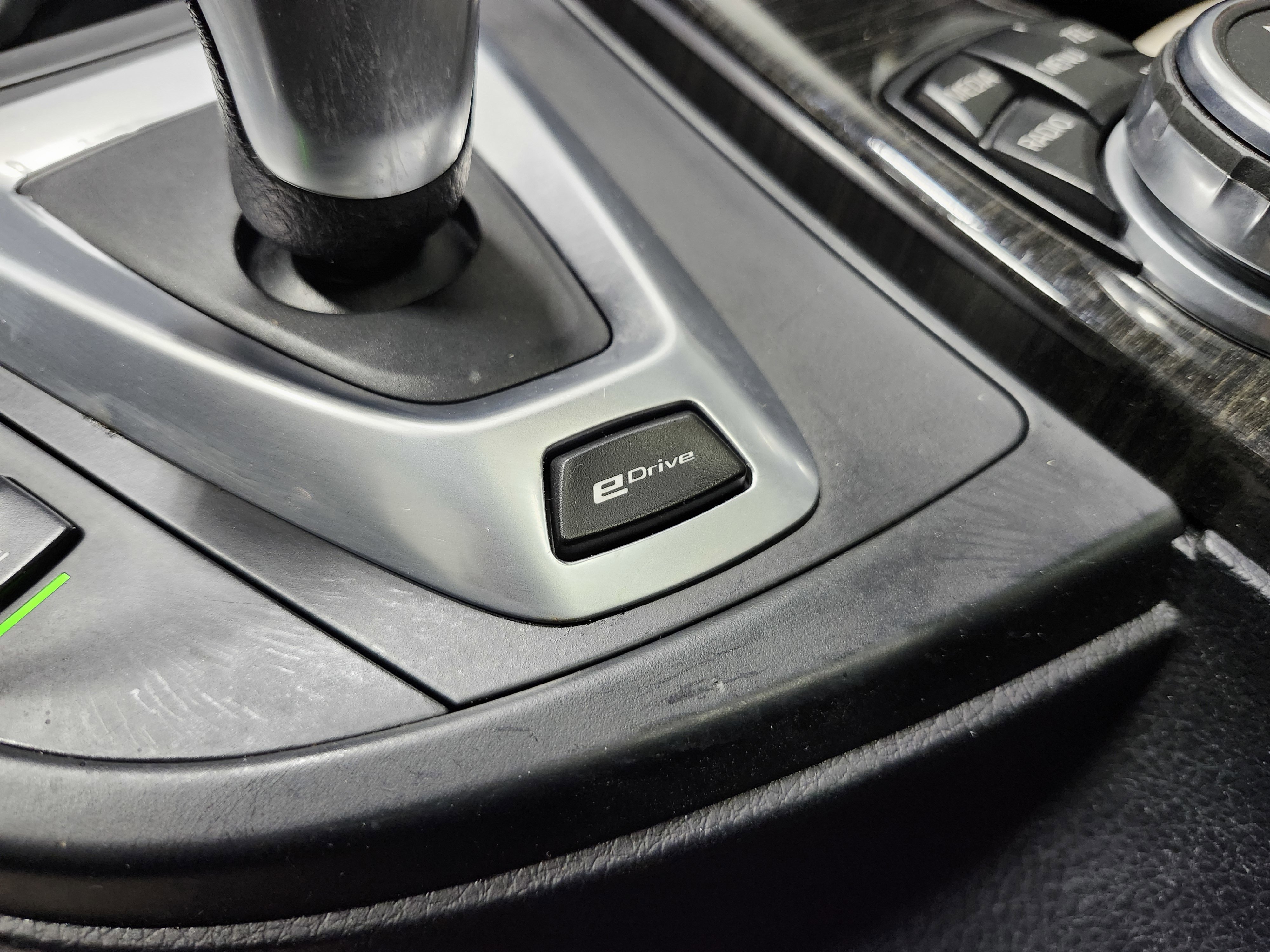 Used 2016 BMW 330e 330e image 37