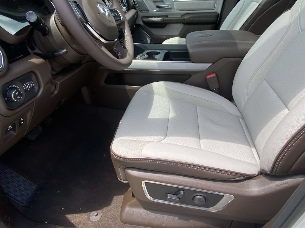 New 2026 RAM 1500 Laramie AWD/4WD image 42
