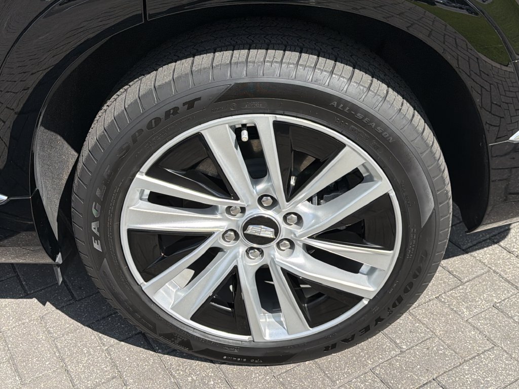 Certified 2026 Cadillac Vistiq Luxury AWD/4WD image 15