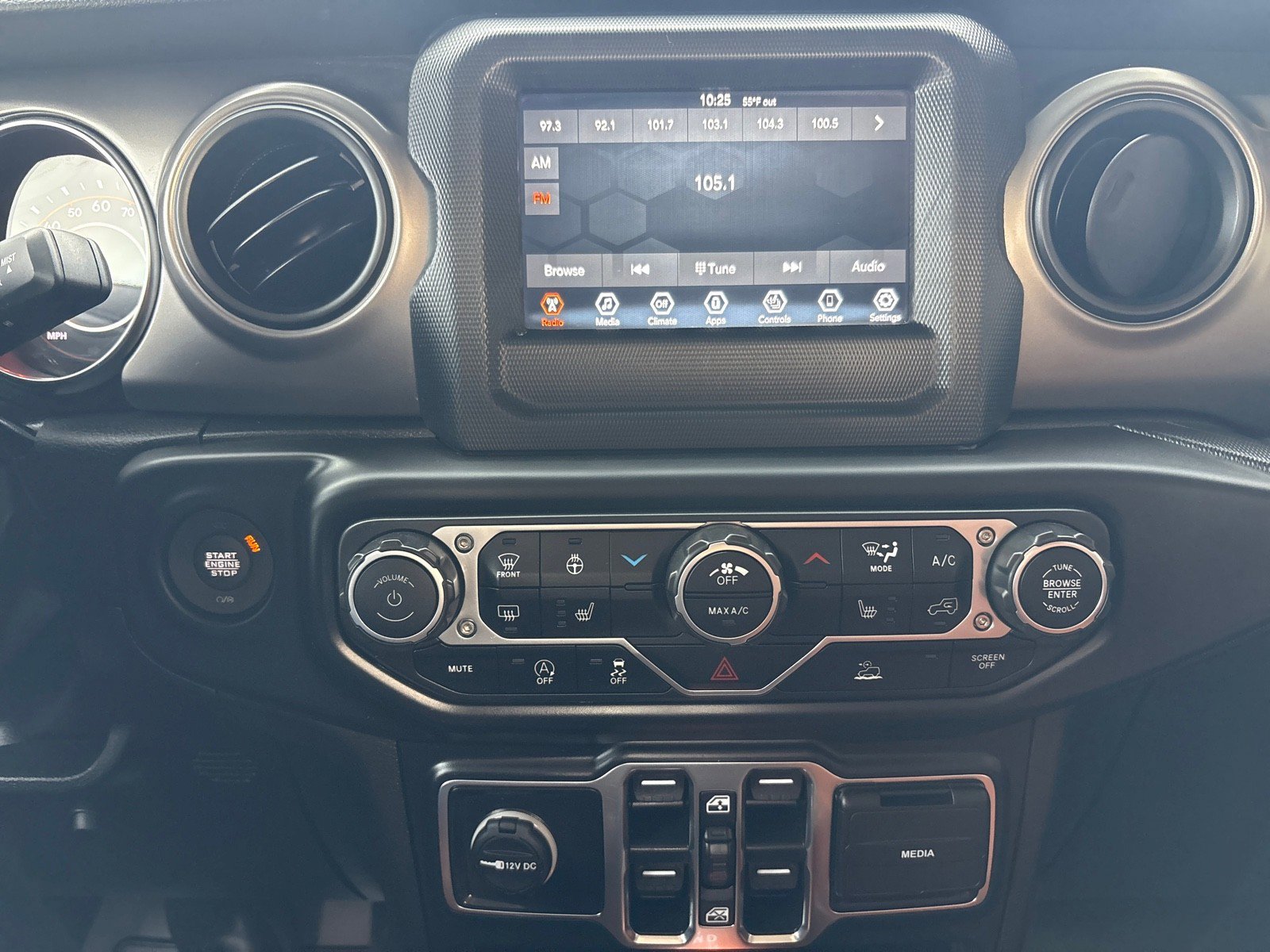 Used 2023 Jeep Gladiator Sport image 17