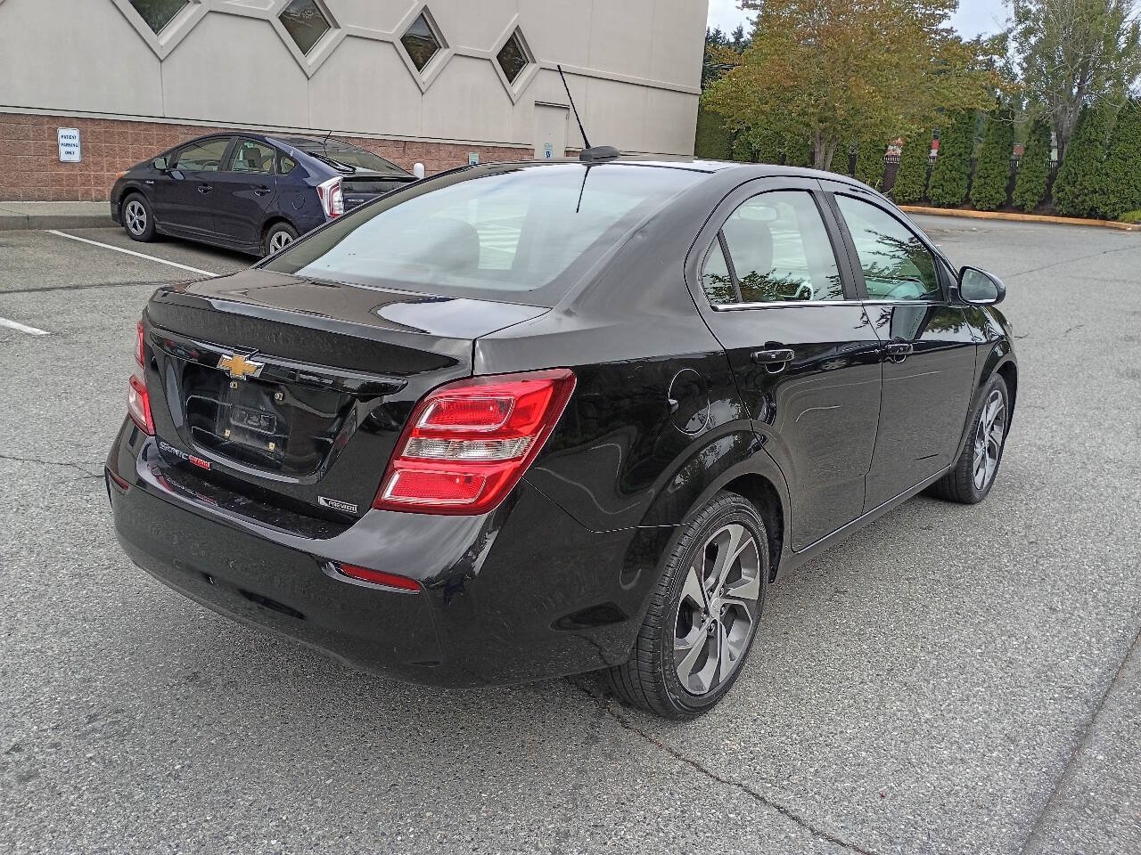 Used 2018 Chevrolet Sonic Premier FWD image 3