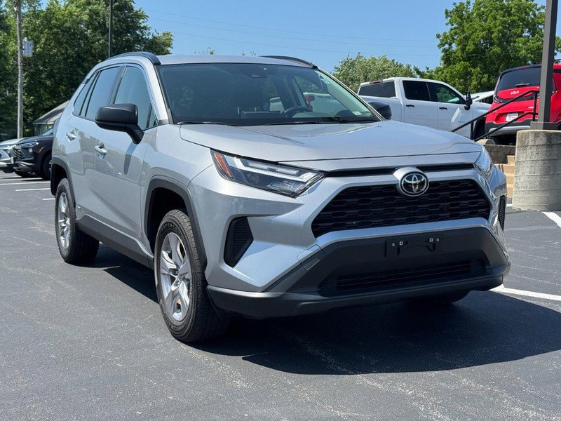 Used 2025 Toyota RAV4 LE AWD/4WD image 2