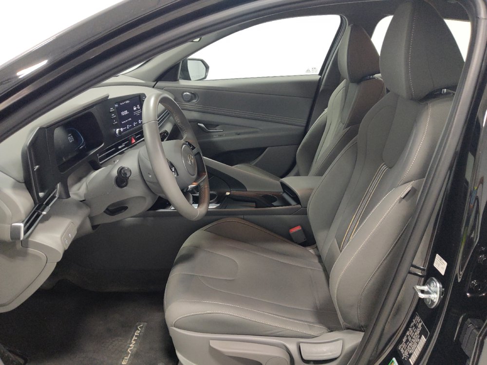 Used 2025 Hyundai Elantra Sport FWD image 17