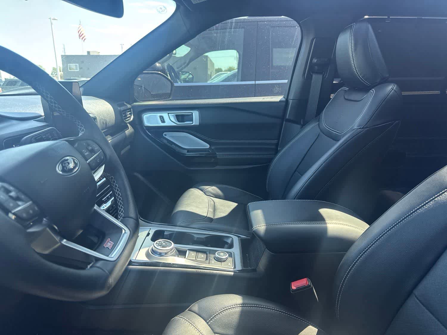 Used 2023 Ford Explorer ST w/ Equipment Group 401A AWD/4WD image 31