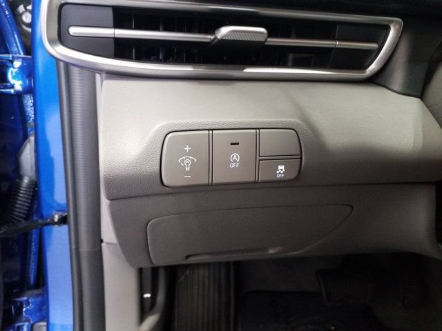 Certified 2025 Hyundai Elantra SE FWD image 10