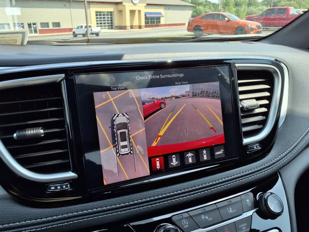 New 2026 Chrysler Pacifica Limited image 26