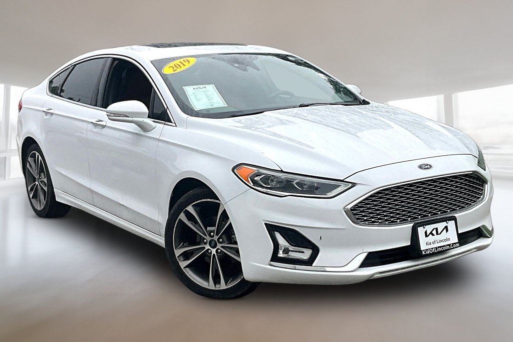 Used 2019 Ford Fusion Titanium AWD/4WD image 3