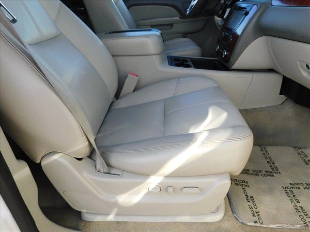 Used 2011 Chevrolet Tahoe LT w/ Luxury Package AWD/4WD image 28