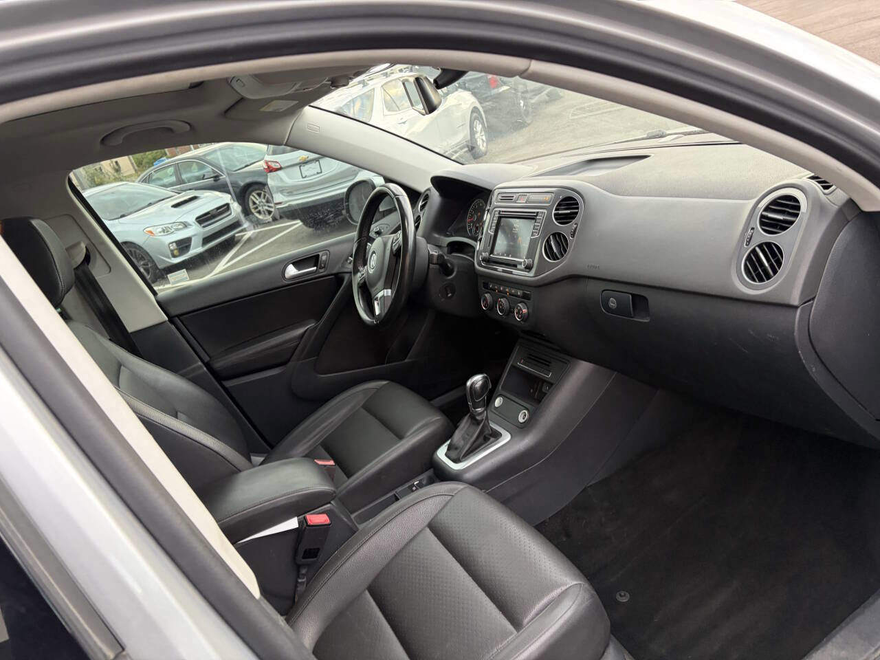 Used 2017 Volkswagen Tiguan Wolfsburg Edition image 18