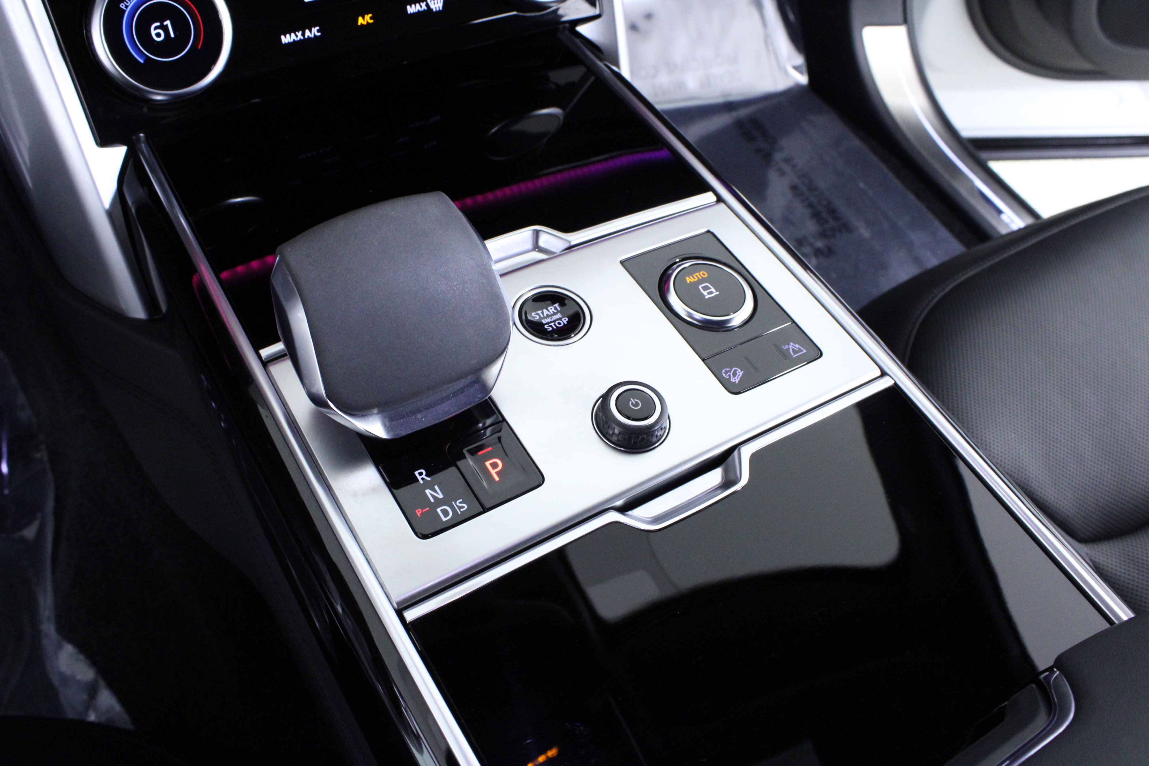 Used 2023 Land Rover Range Rover SE image 29