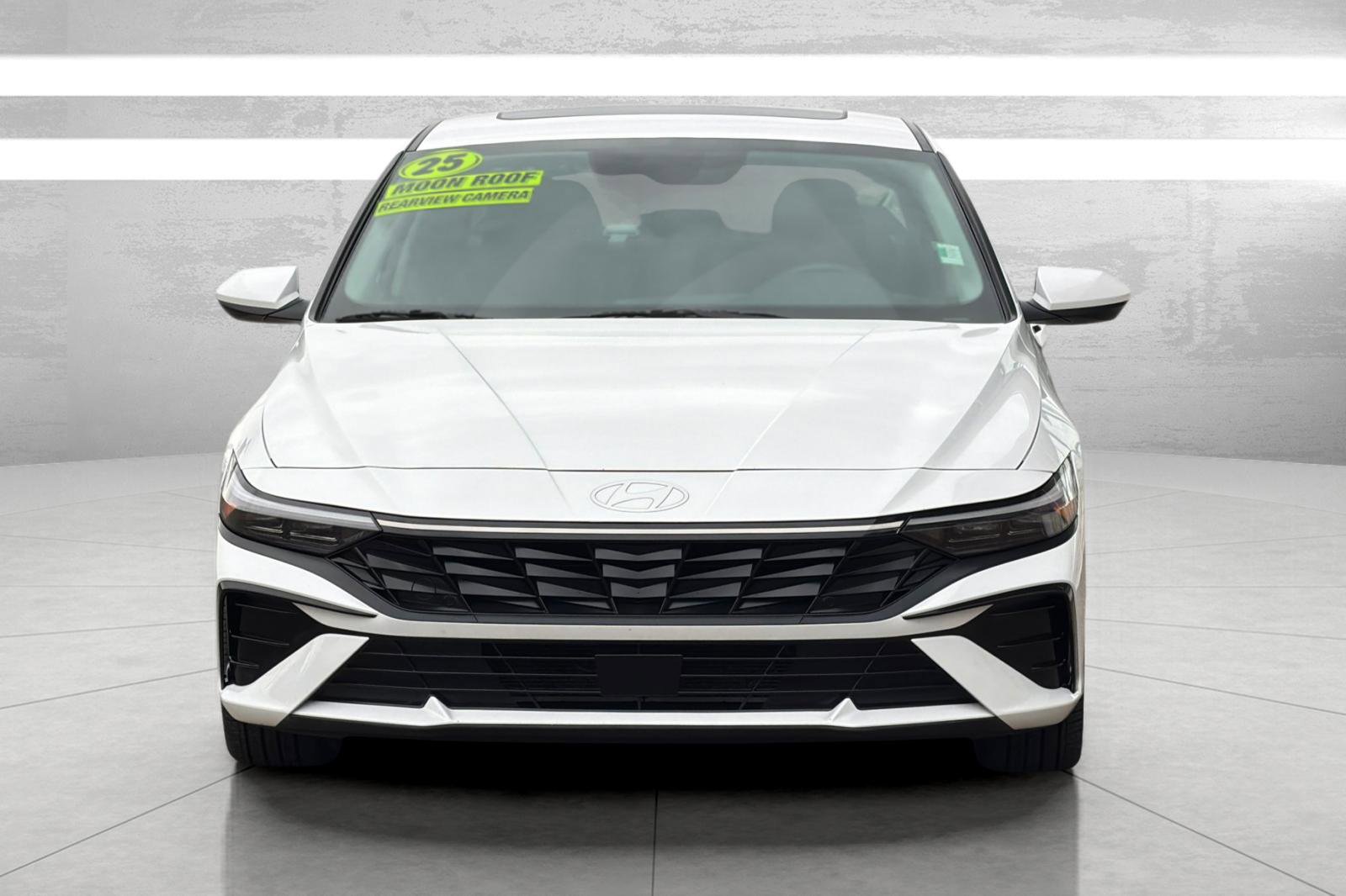 Used 2025 Hyundai Elantra SEL image 3