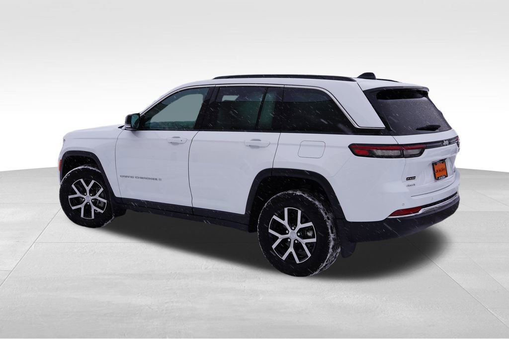 Certified 2024 Jeep Grand Cherokee Limited w/ MOPAR Finishing Package image 9