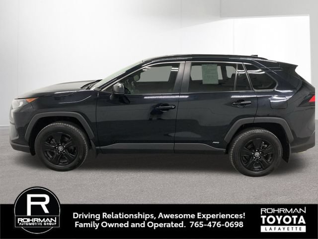 Used 2022 Toyota RAV4 LE AWD/4WD image 3