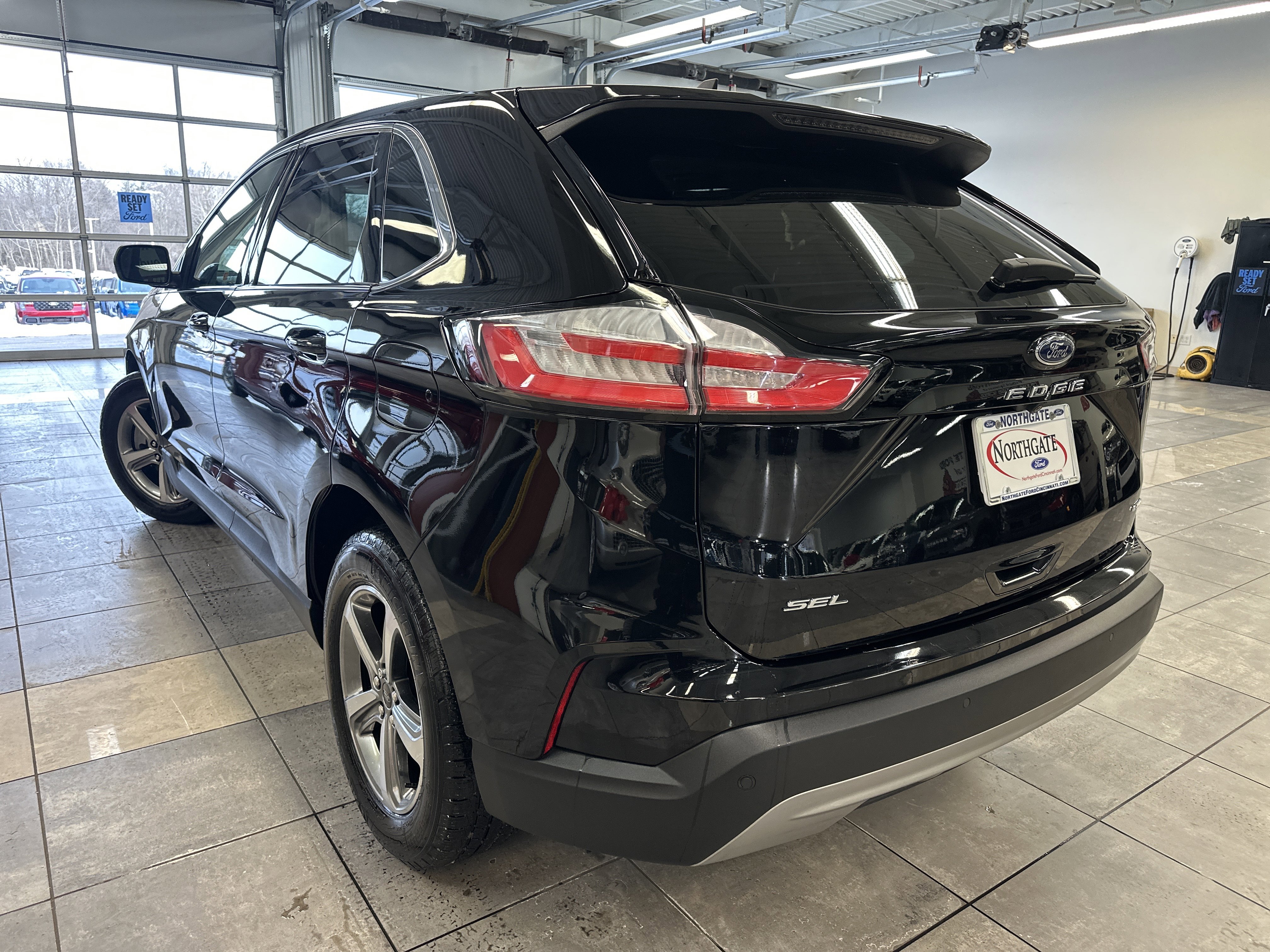 Used 2024 Ford Edge SEL w/ Convenience Package image 15