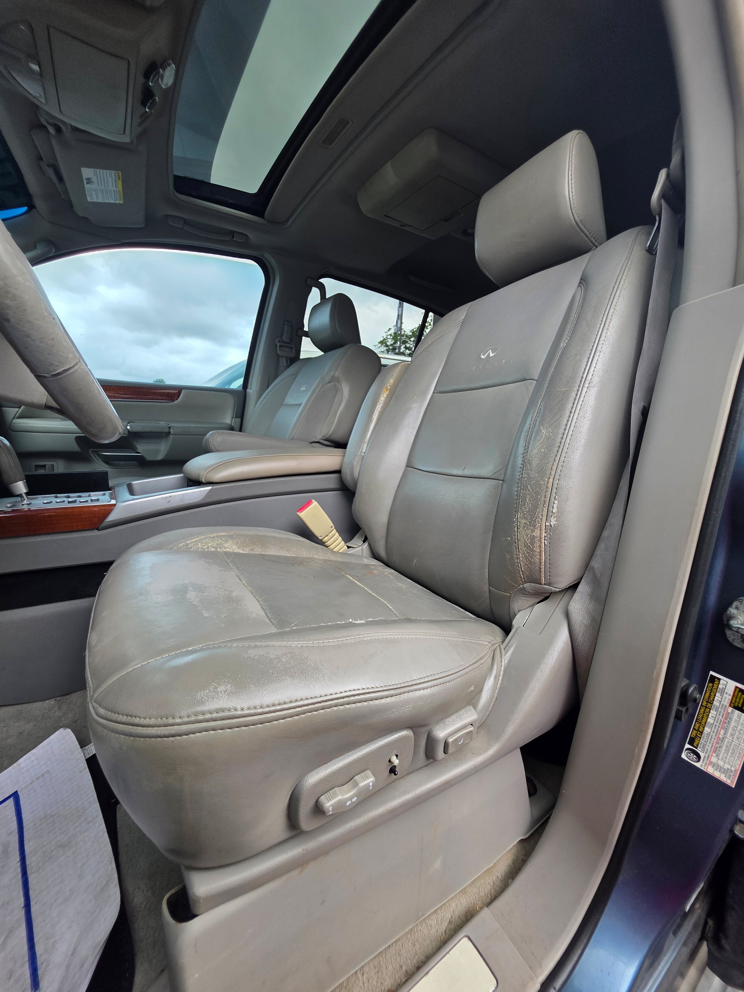 Used 2008 INFINITI QX56 4WD w/ Technology Pkg image 18