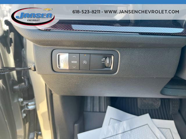 New 2026 Chevrolet Traverse RS w/ LPO, Floor Liner Package FWD image 17