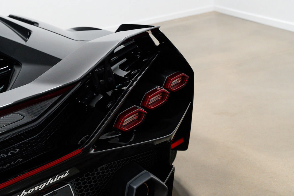 Used 2021 Lamborghini Sian Coupe AWD/4WD image 5