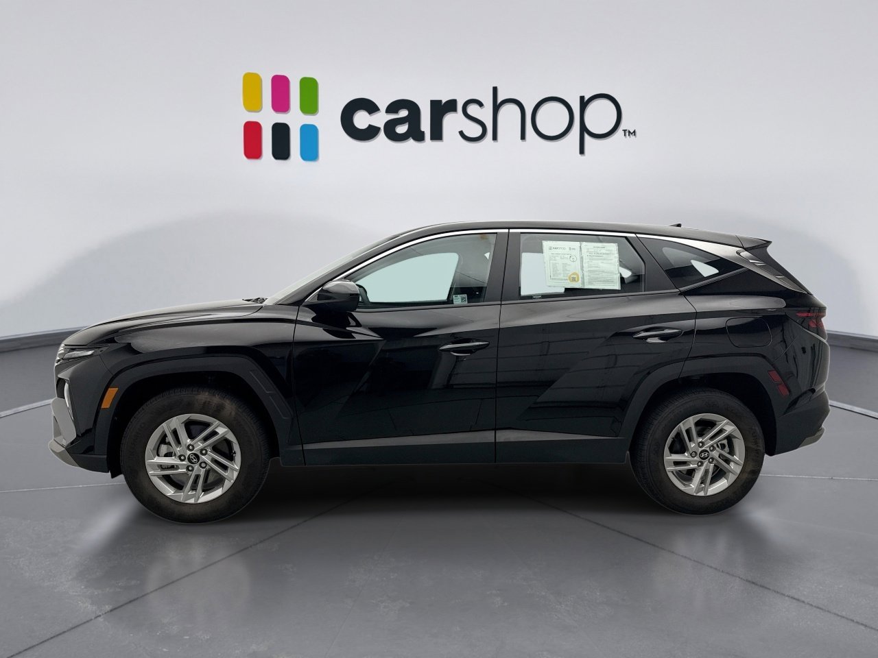 Used 2025 Hyundai Tucson SE image 2