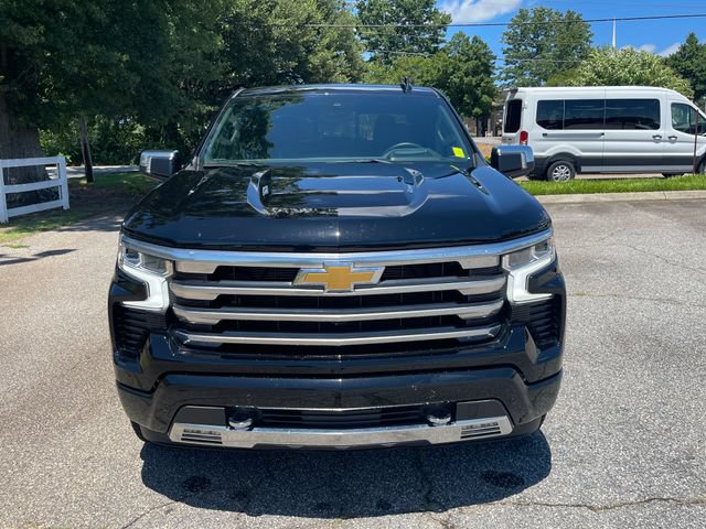 Used 2024 Chevrolet Silverado 1500 High Country w/ Technology Package AWD/4WD image 2