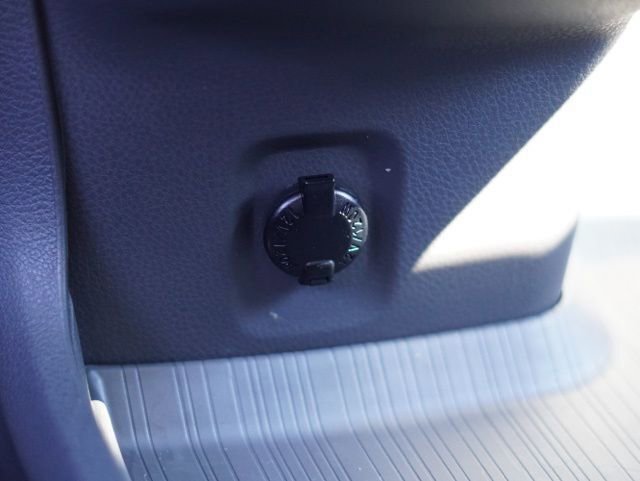 Certified 2024 Toyota Sienna LE image 33