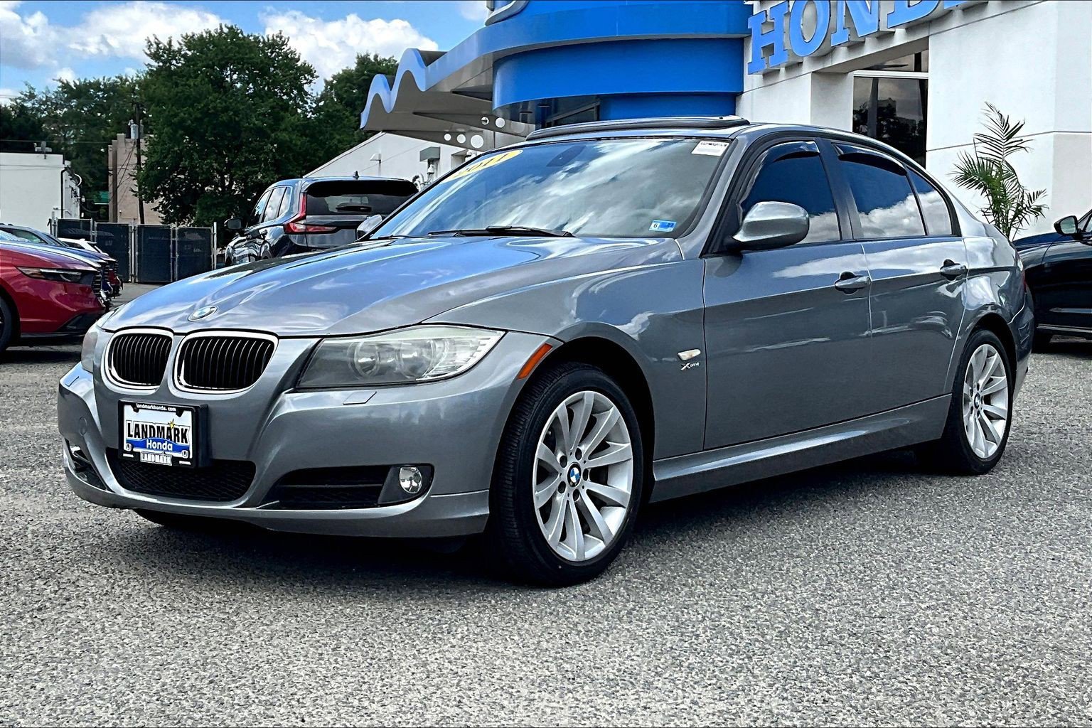 Used 2011 BMW 328i xDrive Sedan AWD/4WD image 1