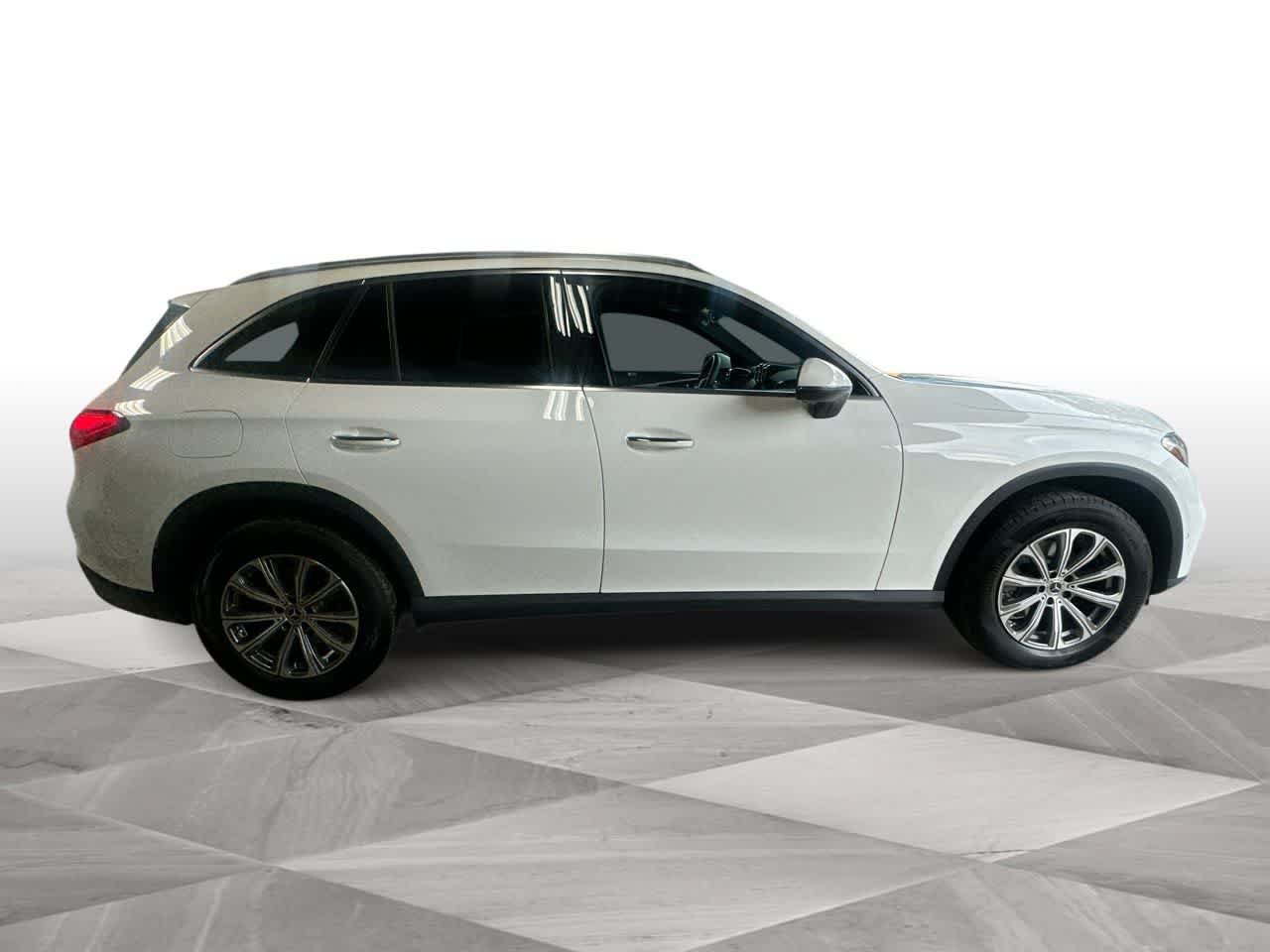 Used 2026 Mercedes-Benz GLC 300 image 9
