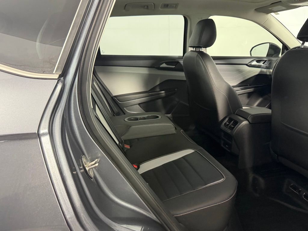 Used 2024 Volkswagen Taos SEL image 28