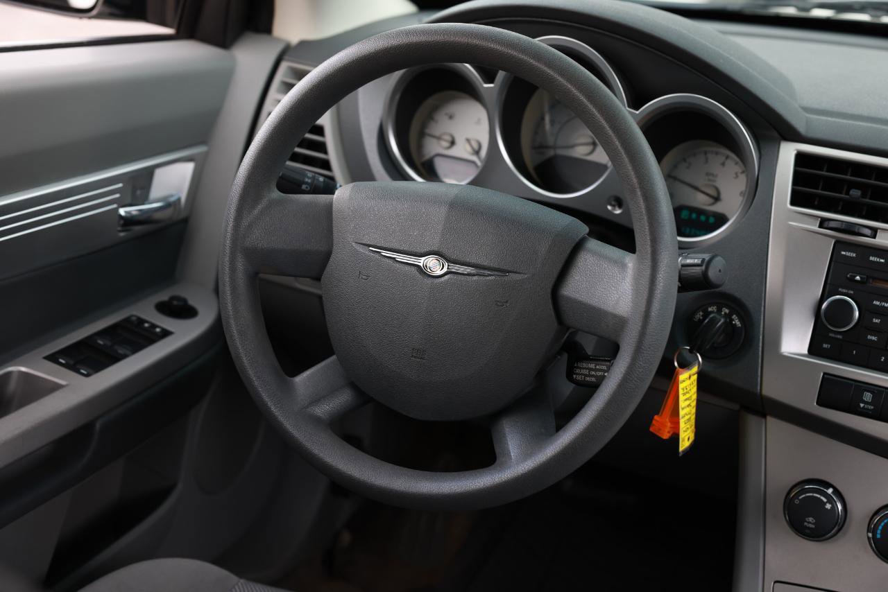 Used 2008 Chrysler Sebring Touring image 25