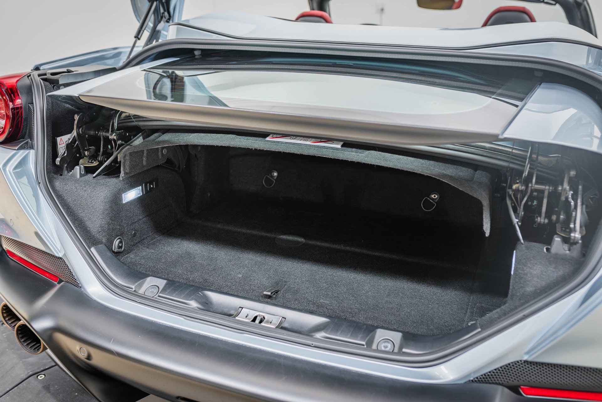 Certified 2022 Ferrari Portofino M image 25