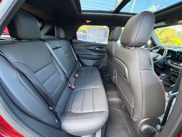 Used 2025 Chevrolet TrailBlazer RS w/ Convenience Package AWD/4WD image 36