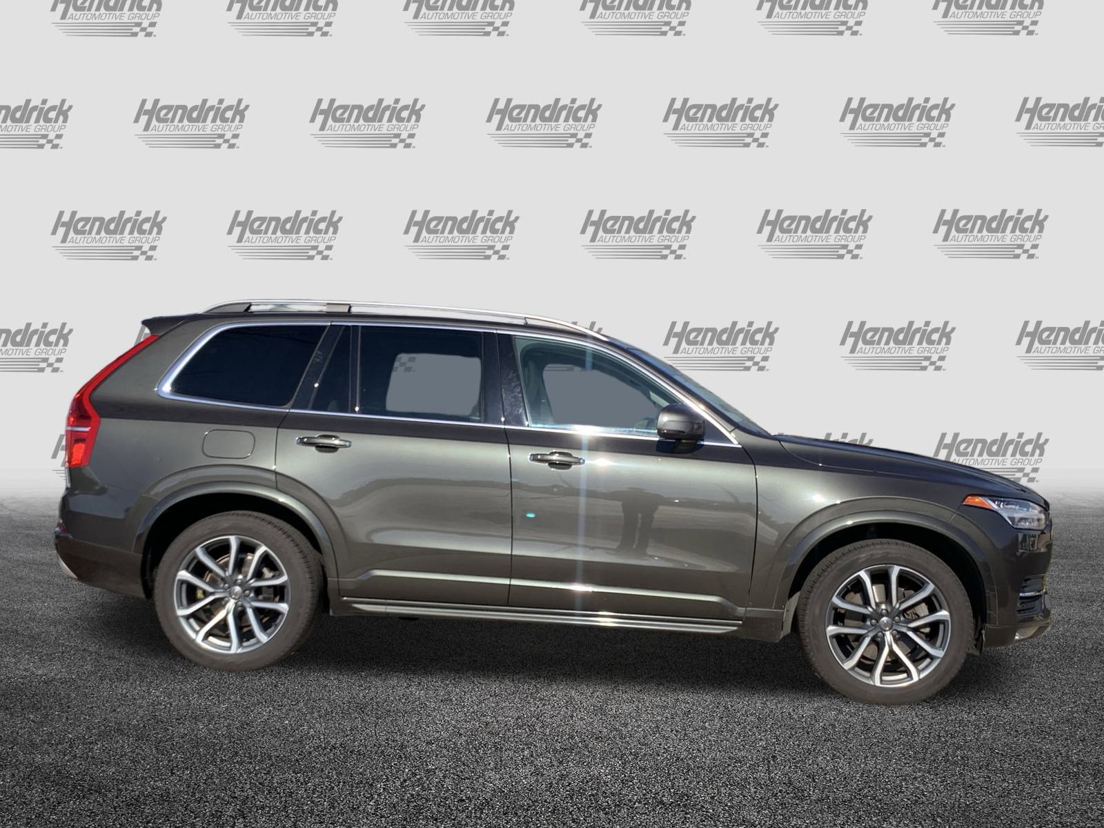 Used 2018 Volvo XC90 T6 Momentum w/ Momentum Plus Package image 11