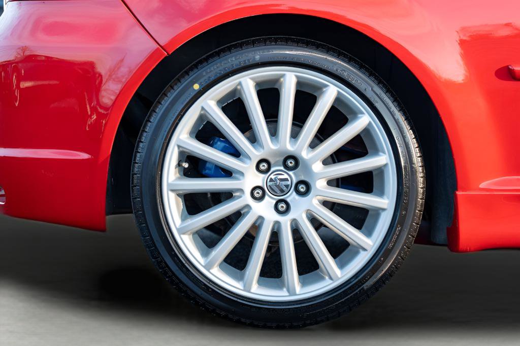 Used 2004 Volkswagen R32 image 12