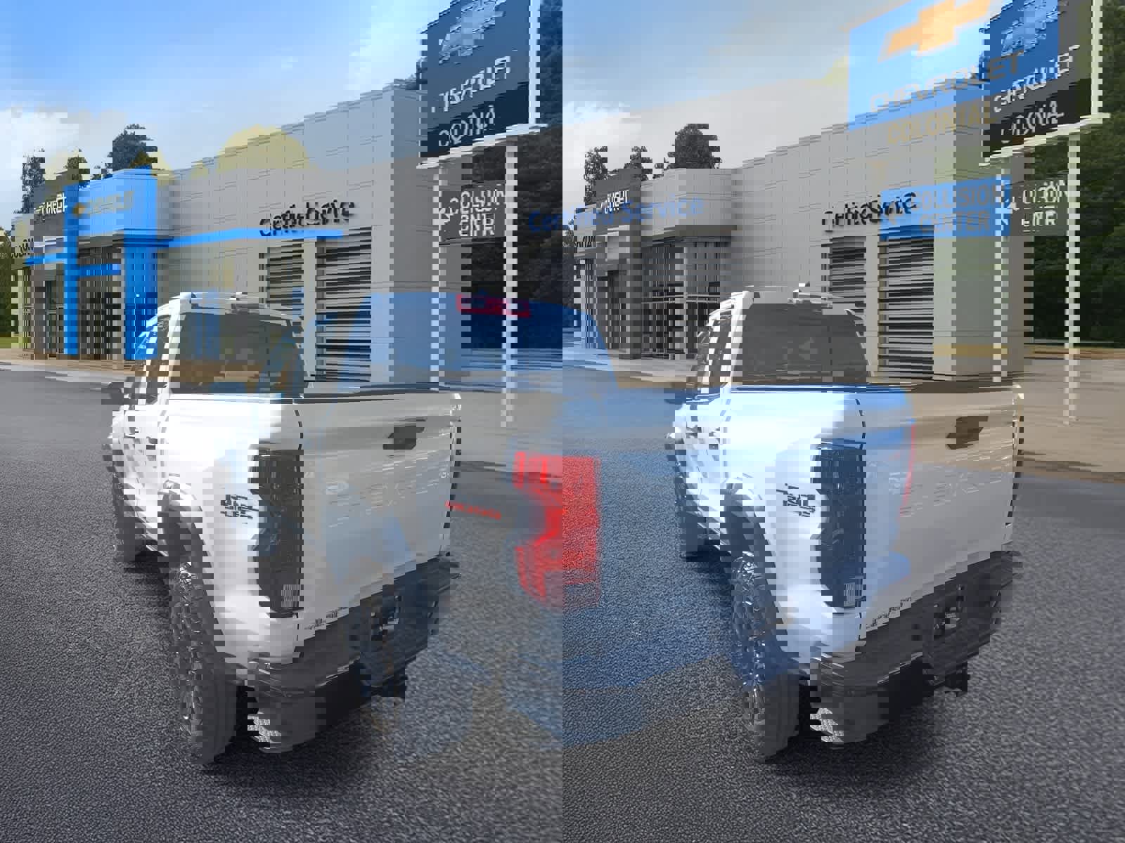 Used 2024 Chevrolet Colorado Trail Boss w/ Advanced Trailering Package image 5