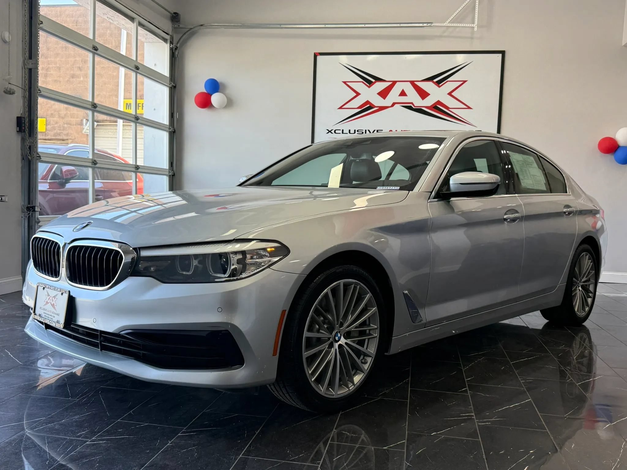 Used 2020 BMW 530i w/ Premium Package RWD image 3