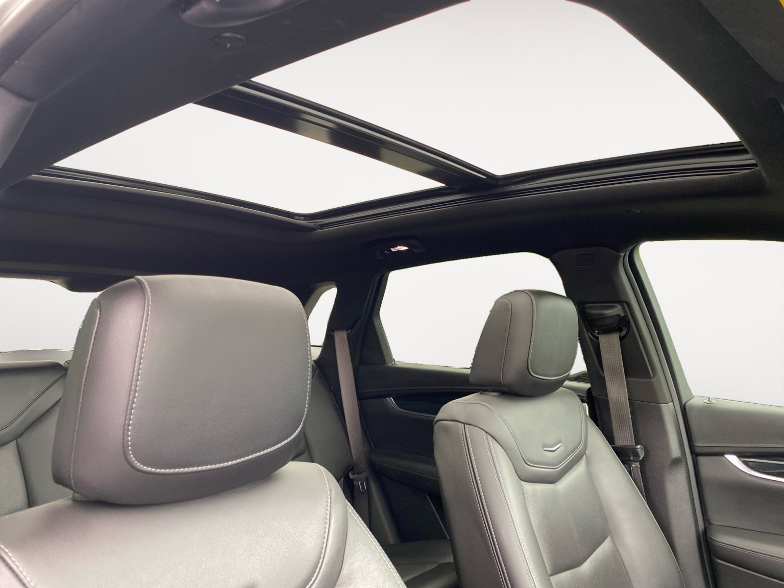 Used 2024 Cadillac XT5 Premium Luxury w/ Technology Package FWD image 18