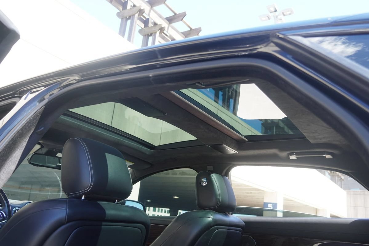 Used 2016 Jaguar XJ L Portfolio AWD/4WD image 17