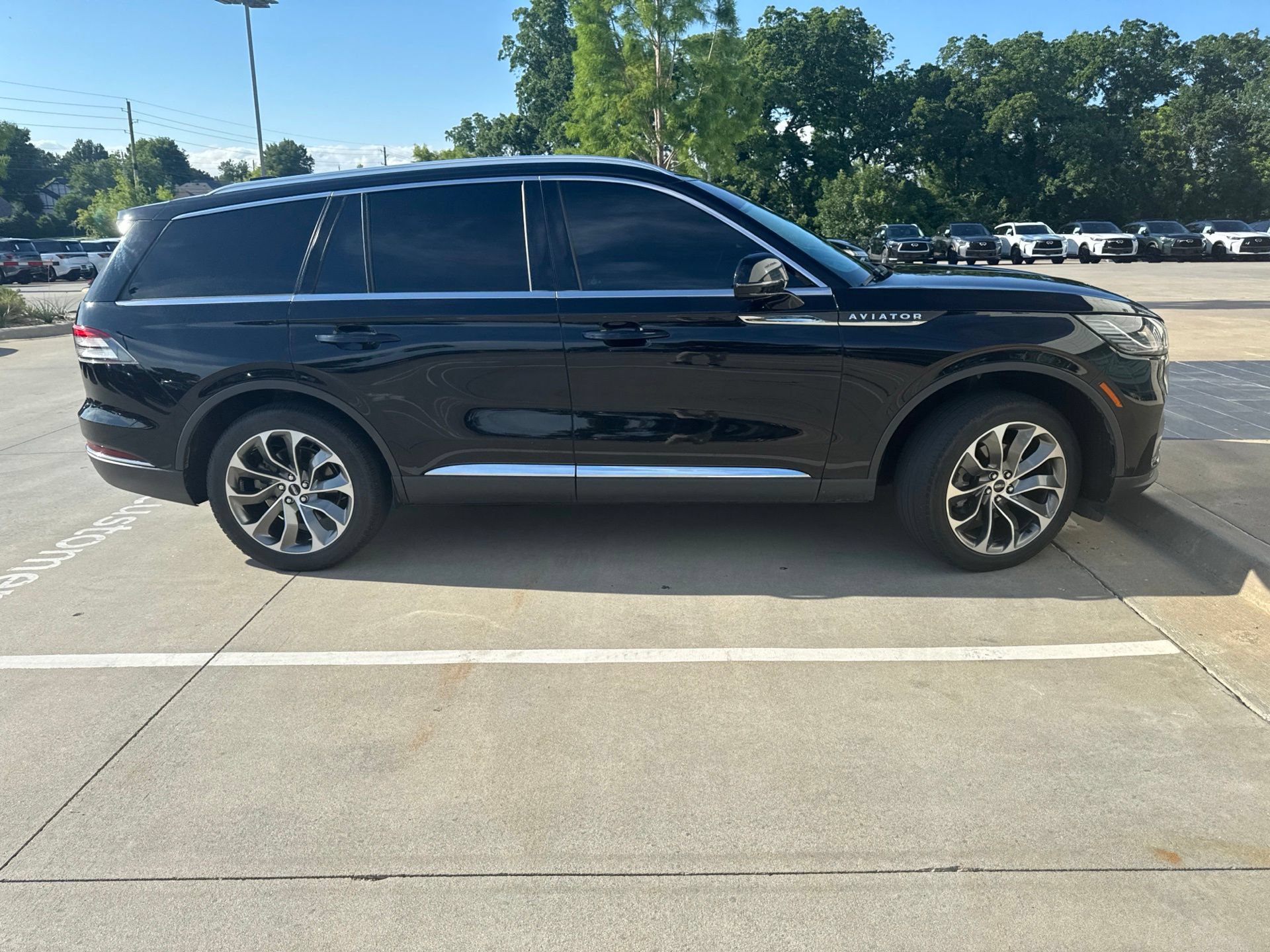 Used 2025 Lincoln Aviator Reserve w/ Illumination Package AWD/4WD image 5