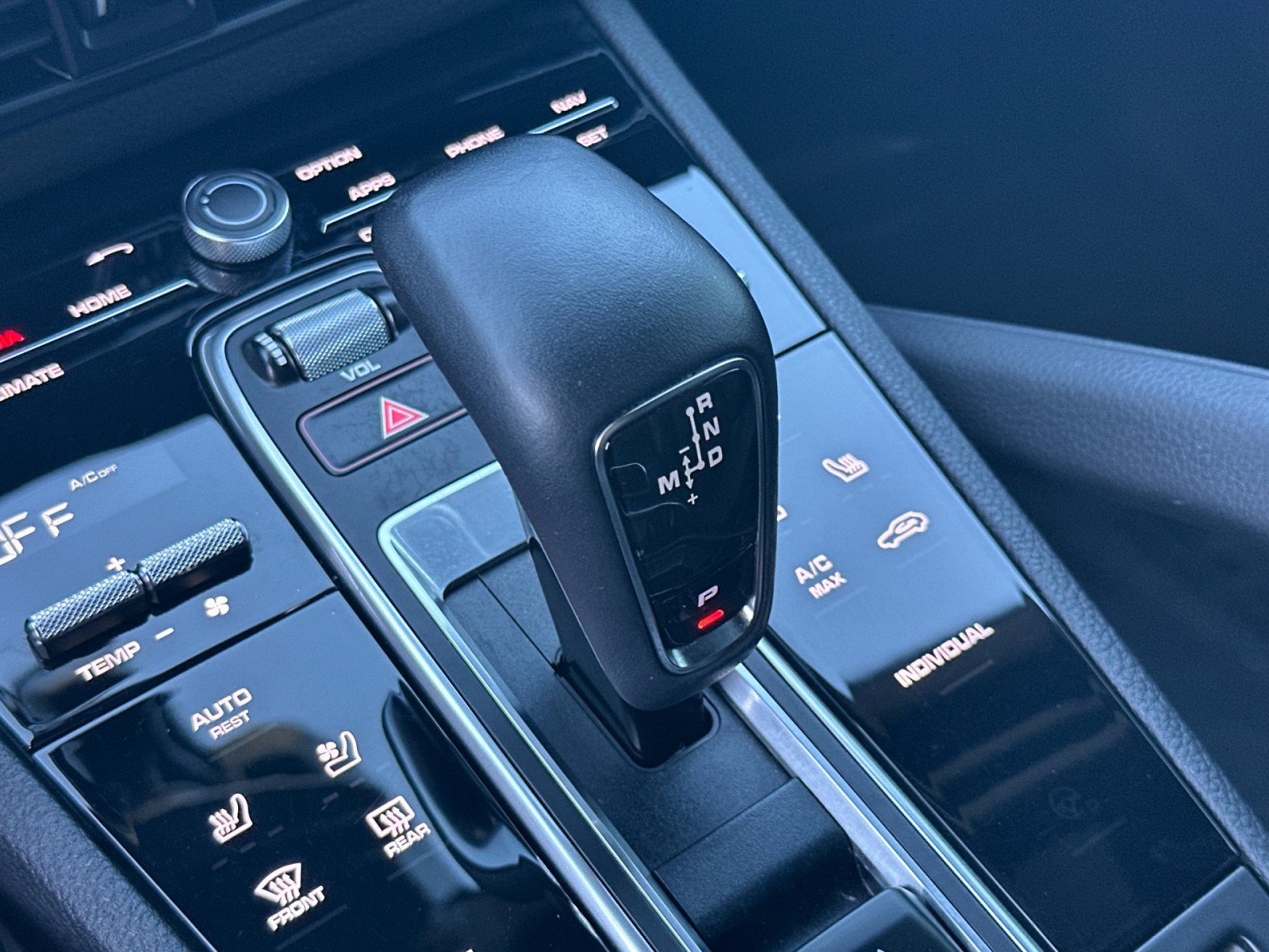 Used 2023 Porsche Cayenne image 22