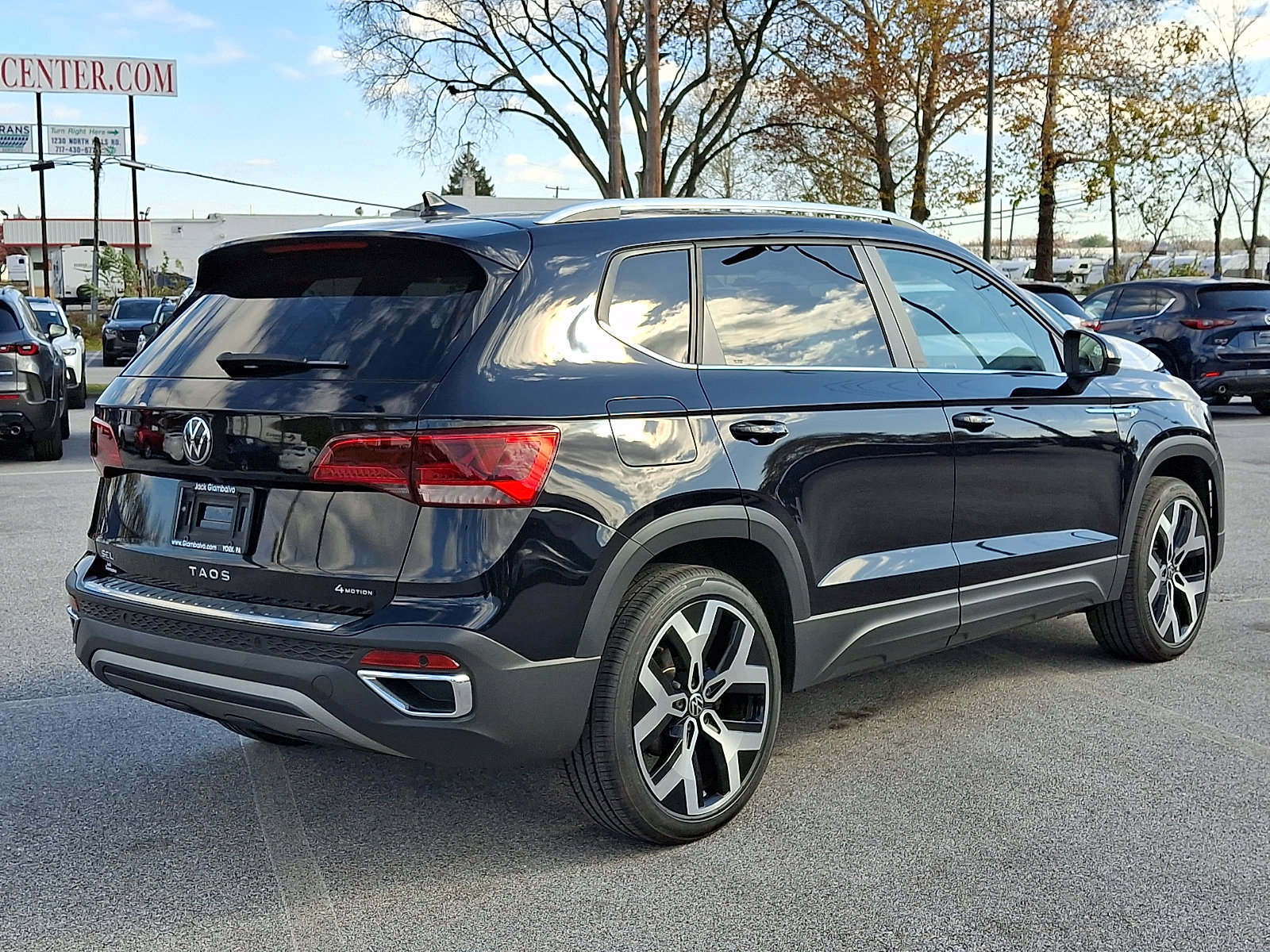 Used 2022 Volkswagen Taos SEL image 7